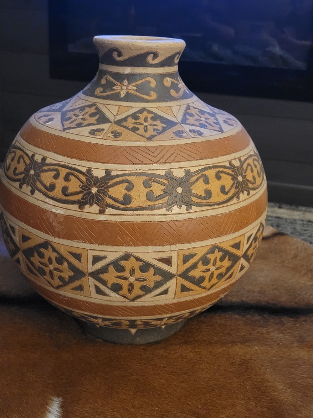 Large Mexican-style Terra Cotta Decorative Vase - Brown Pattern